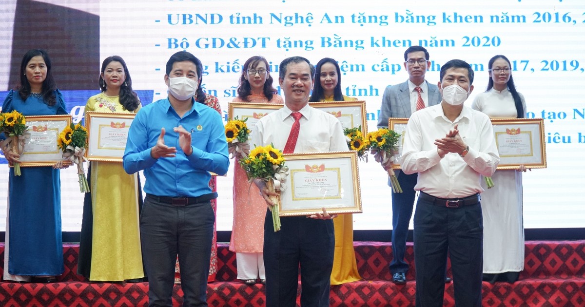 19 thầy cô Nghệ An nhận giải thưởng 
