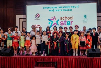 30 thí sinh xuất sắc nhất hội tụ và tỏa sáng tại Vòng Chung kết Chương trình trải nghiệm thực tế nghệ thuật và giáo dục School Star 2022.