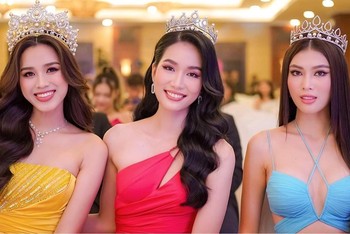 Top 3 Hoa hậu Việt Nam 2020 rạng rỡ tại sự kiện. 