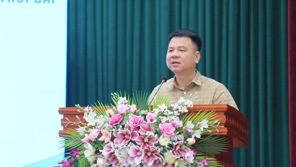 Nhà báo Triệu Ngọc Lâm – Tổng Biên tập Báo Giáo dục và Thời đại phát biểu tại buổi tập huấn.