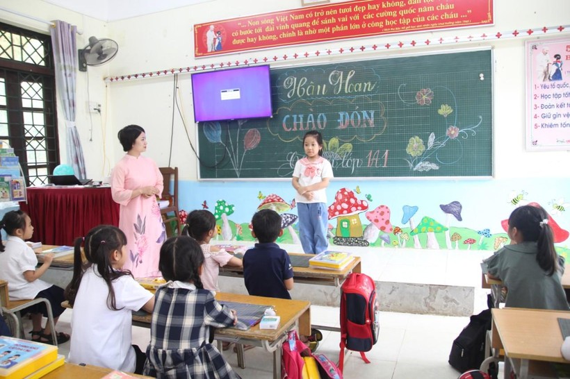 Lai Châu: Nỗ lực vận động học sinh lớp 1 ra lớp trong ngày tựu trường ảnh 5