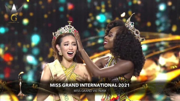 Thùy Tiên đăng quang Hoa hậu Hòa bình Quốc tế 2021