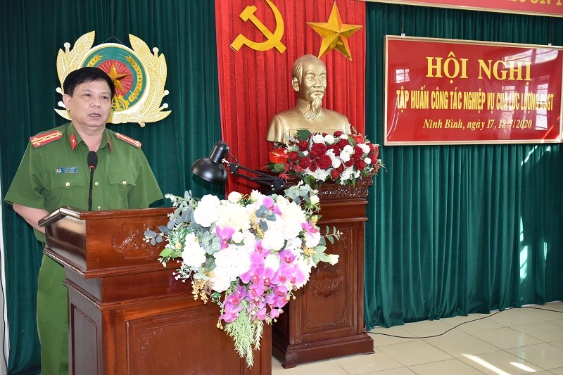 Tập huấn nghiệp vụ cho lực lượng CSGT Công an tỉnh Ninh Bình