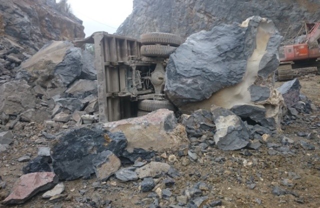 Hiện trường vụ tai nạn mỏ đá. Ảnh: Nguyễn Quỳnh