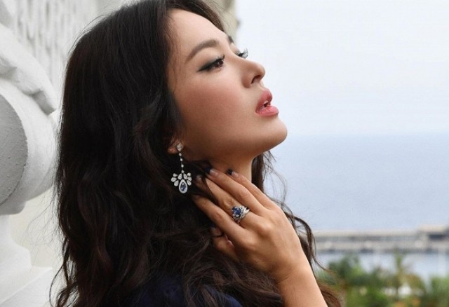 Cuộc phỏng vấn đầu tiên của Song Hye Kyo hé lộ thông tin đặc biệt sau ly hôn Song Joong Ki