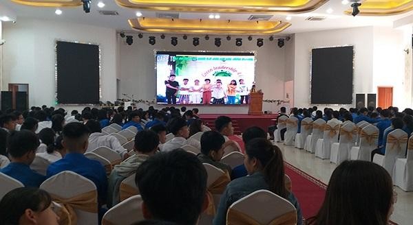 Tỉnh đoàn Quảng Bình thường xuyên tổ chức các chương trình tư vấn hướng nghiệp cho thanh niên.
