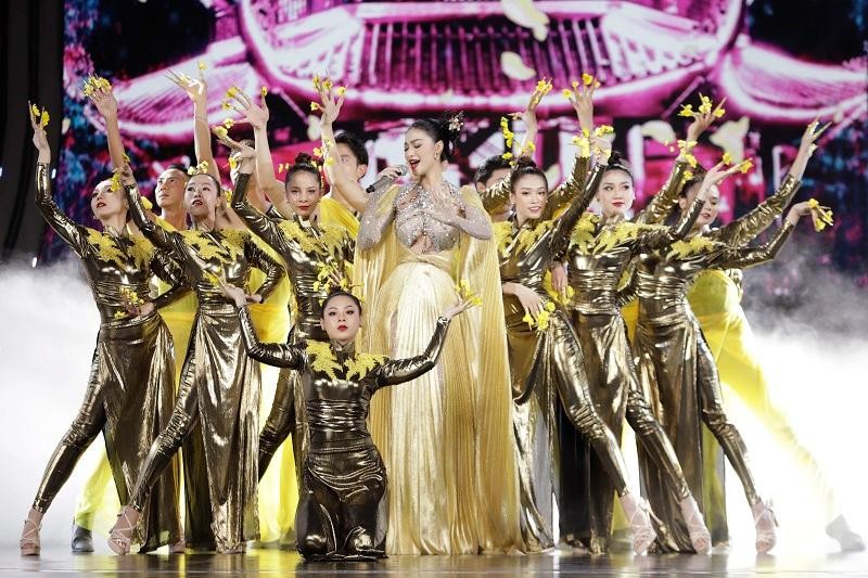 Mãn nhãn đêm trình diễn trang phục dân tộc Miss Grand Vietnam 2022