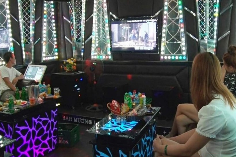 Thái Bình: Xử phạt chủ quán karaoke và khách hát bất chấp lệnh giãn cách