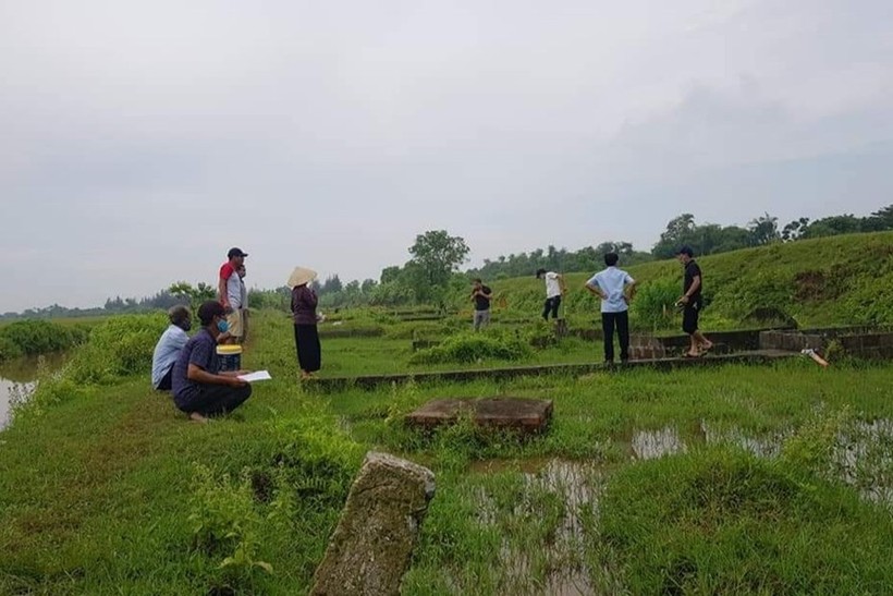 Thái Bình: Hàng trăm ngôi mộ bị dùi thủng lỗ 