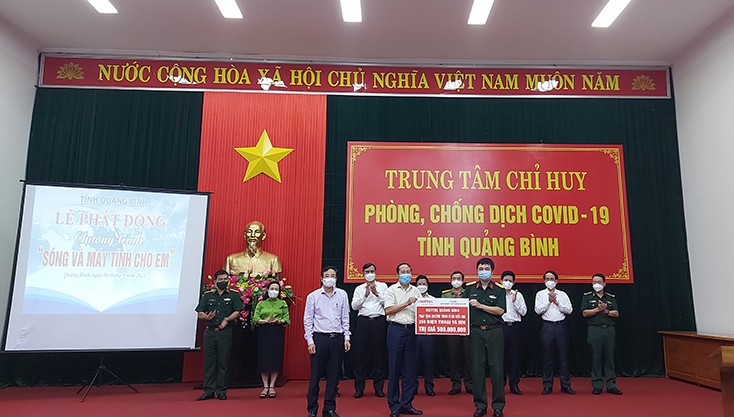 Quảng Bình đã phát động và nhận ủng hộ từ Chương trình "Sóng và máy tính cho em".