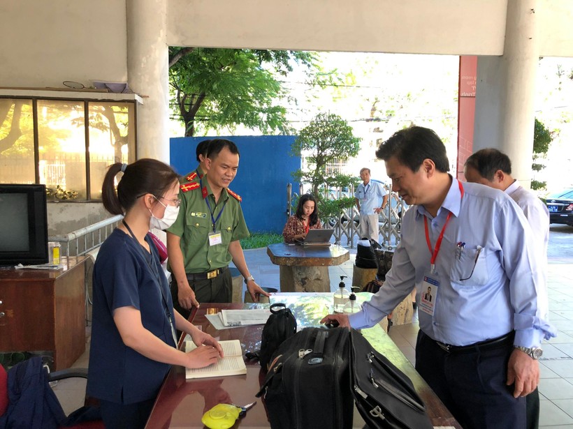 Thứ trưởng Nguyễn Hữu Độ: Tổ kiểm tra phải nâng cao hơn trách nhiệm chấm kiểm tra thi ảnh 3