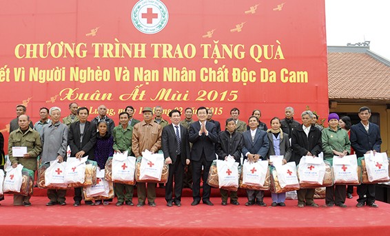 Chủ tịch nước Trương Tấn Sang chúc tết tại Nghệ An