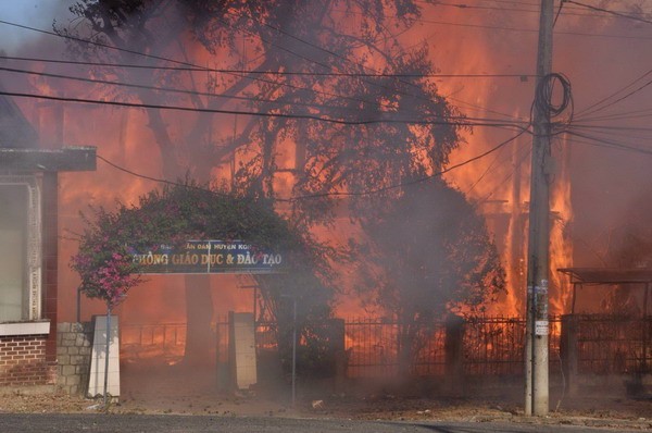 Kon Tum: Cháy trụ sở Phòng Giáo dục & Đào tạo huyện Kon Rẫy