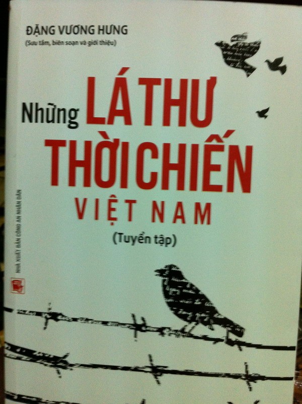 Bìa cuốn “Những lá thư thời chiến Việt Nam”