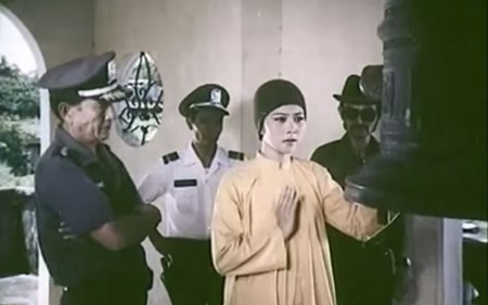 Nghệ sĩ Thanh Loan trong vai ni cô Huyền Trang. Ảnh: Tư liệu
