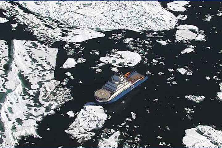 Tàu tránh băng nhờ drone tại Bắc Cực