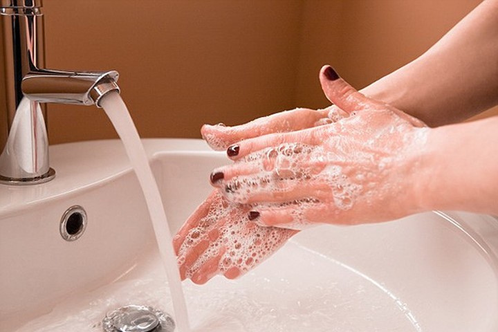 Thay vì rửa tay trong một "nốt nhạc", hãy hát 2 lần bài chúc mừng sinh nhật để đạt hiệu quả diệt khuẩn