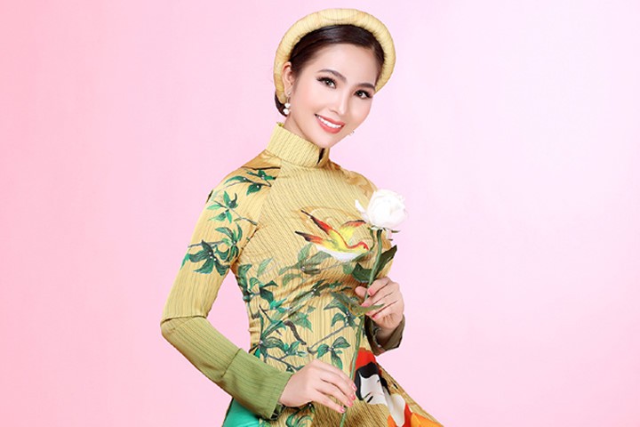 Hoa hậu Dương Kim Ánh lần đầu hát mở màn chương trình phát sóng trực tiếp
