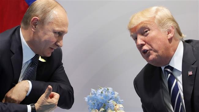 Tổng thống Putin và Tổng thống Trump (phải)