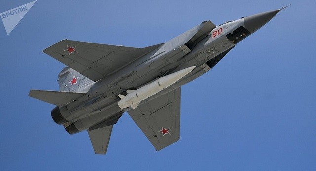 Chiến đấu cơ MiG-31 được trang bị tên lửa siêu thanh Kinzhal của Nga