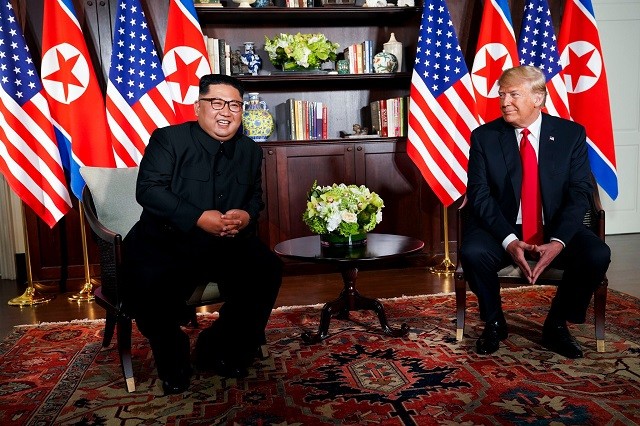 Lãnh đạo Kim Jong-un gặp Tổng thống Donald Trump tại Singapore tháng 6/2018 (ảnh: CreditCreditDoug Mills/The New York Times)