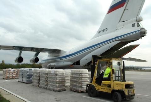 Máy bay Nga chở hàng viện trợ đến Venezuela.