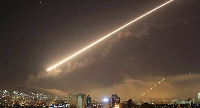 Một cuộc giao tranh bằng tên lửa ở thủ đô của Syria.