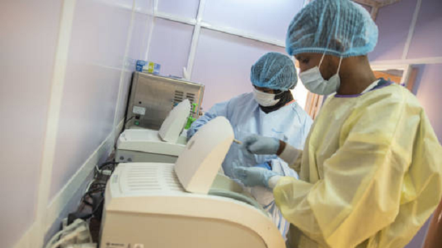 Nhân viên y tế Tanzania