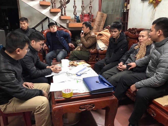 Đối tượng Nguyễn Văn Phong bị bắt giữ tại nhà. Ảnh: cttđt