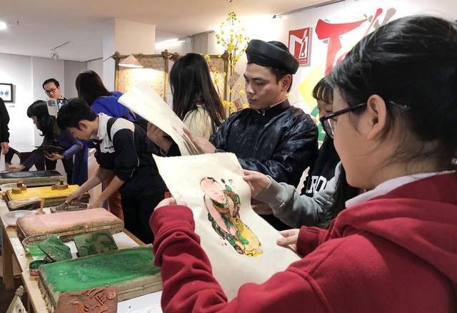 Triển lãm Tranh dân gian truyền thống Việt Nam tại bảo tàng Mỹ thuật Đà Nẵng với nhiều hoạt động trải nghiệm thú hút sự tham gia của giới trẻ. 