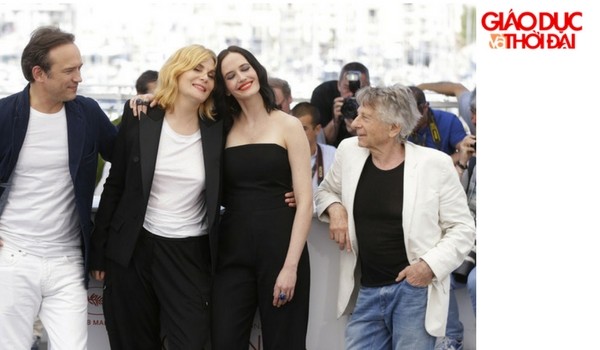 Đoàn phim Tiểu thuyết gia cuồng loạn: từ trái qua phải tài tử Vincent Perez, diễn viên Emmanuelle Seigner, Eva Green và đạo diễn Roman Polanski.