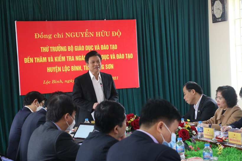 Thứ trưởng Nguyễn Hữu Độ làm việc với ngành GD&ĐT huyện Lộc Bình.