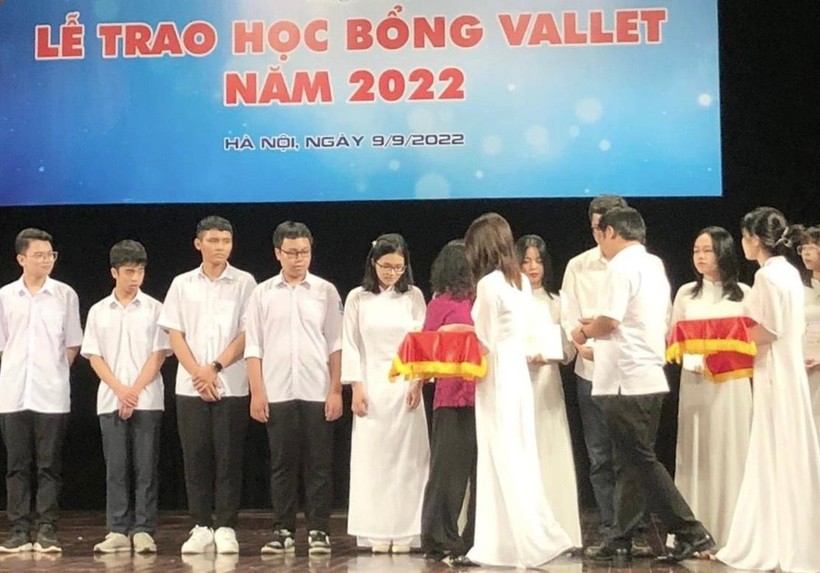 Lễ trao học bổng Vallet năm 2022 tại Hà Nội. Ảnh: NVCC.