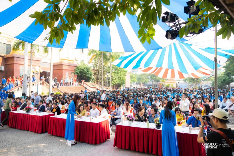Hơn 2000 tân sinh viên ĐH Phương Đông hào hứng với chuỗi sự kiện khai giảng ảnh 1