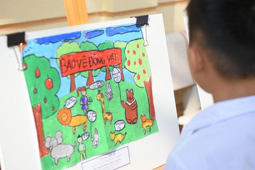 Hơn 200 học sinh đạt giải cuộc thi vẽ tranh bảo vệ gấu ảnh 5