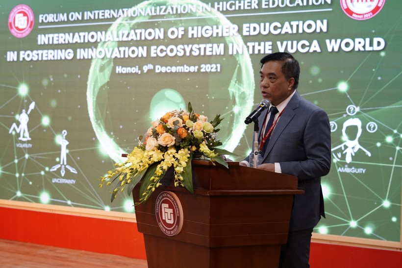 PGS.TS Bùi Anh Tuấn phát biểu khai mạc Diễn đàn Quốc tế hóa Giáo dục đại học.