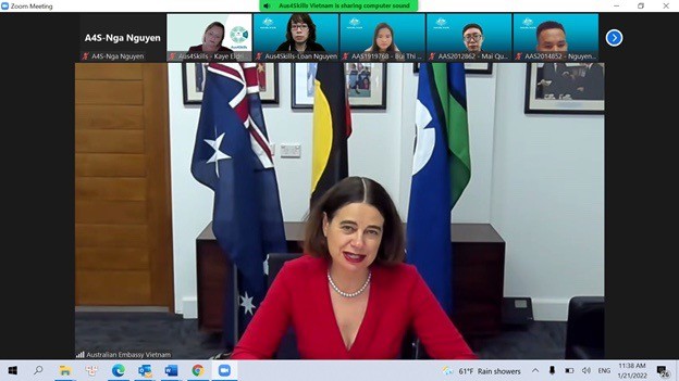 Chúc mừng các học viên của Đại sứ Australia Robyn Mudie