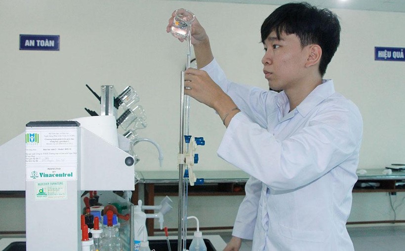 Gương mặt 'vàng' Olympic Hóa học quốc tế đầu tiên của tỉnh Hà Nam ảnh 2