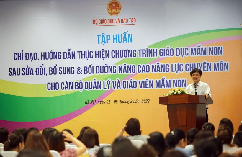 Vụ trưởng Nguyễn Bá Minh phát biểu bế mạc Hội nghị tập huấn.