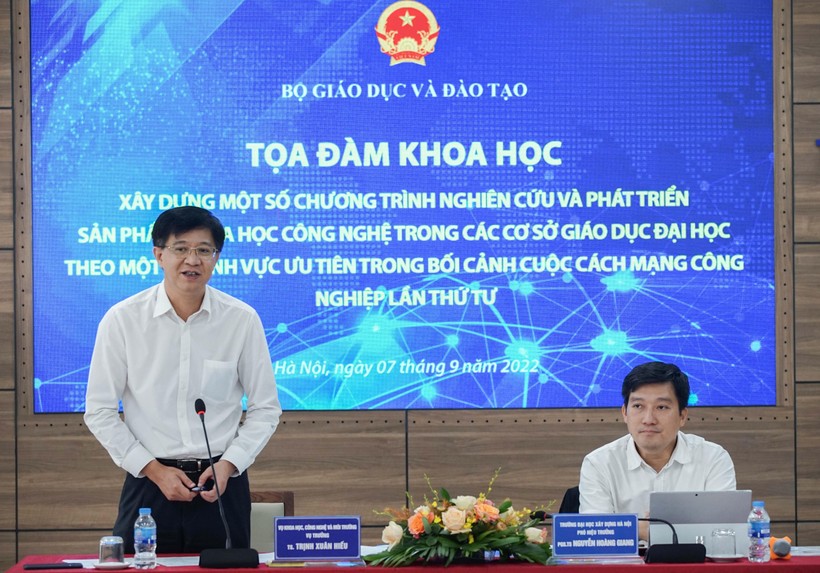 TS Trịnh Xuân Hiếu, Vụ trưởng Vụ KHCN&MT chủ trì tọa đàm