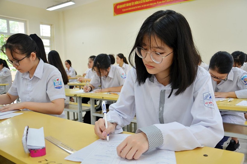 Học sinh Hà Nội bắt đầu chinh phục kì thi vào lớp 10