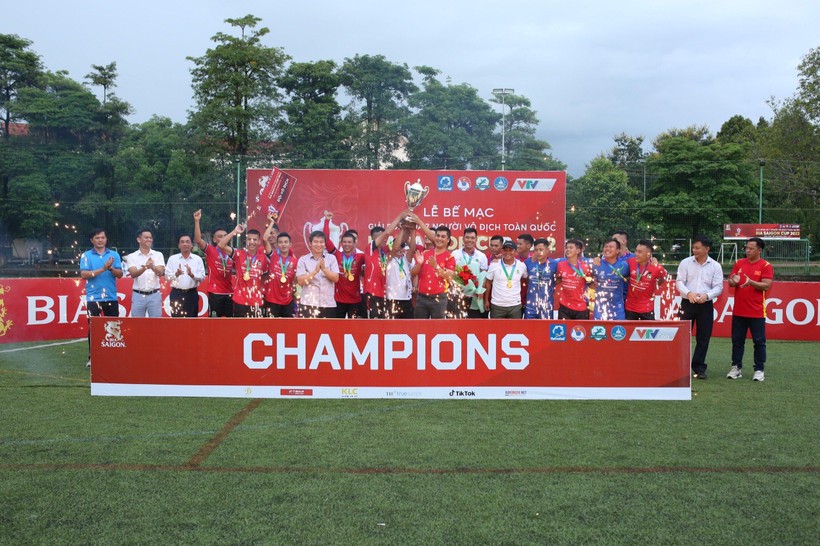 Đội Xổ số kiến thiết Đắk Lắk đoạt Cup vô địch giải đấu.