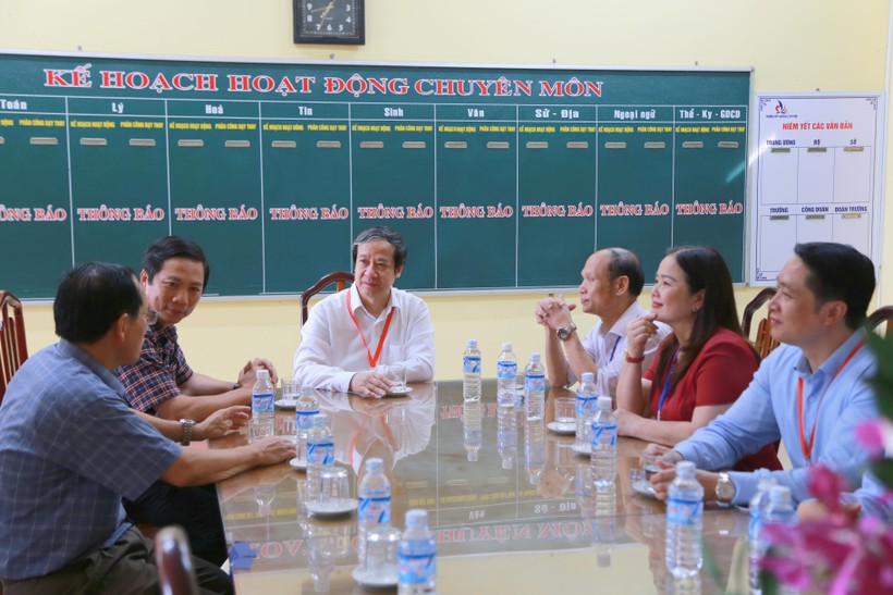 Bộ trưởng Nguyễn Kim Sơn 'tiếp lửa' cho ngành Giáo dục Quảng Trị ảnh 7