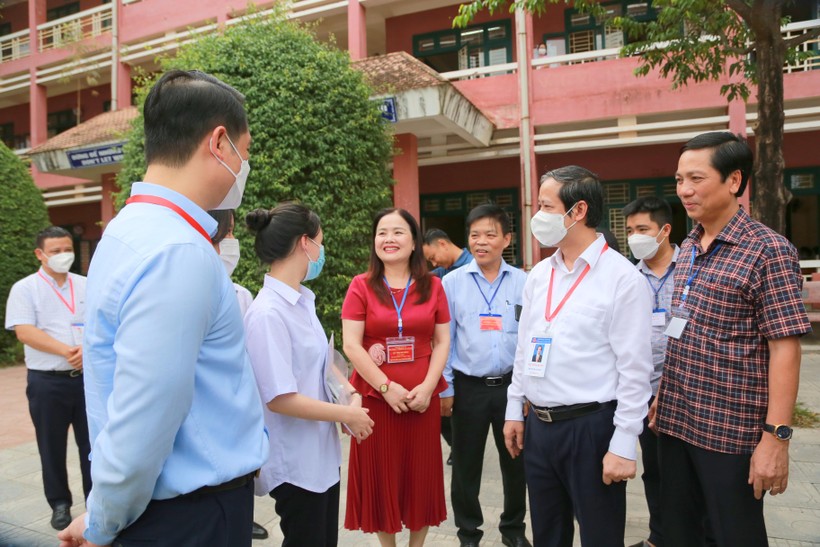 Bộ trưởng Nguyễn Kim Sơn 'tiếp lửa' cho ngành Giáo dục Quảng Trị ảnh 11