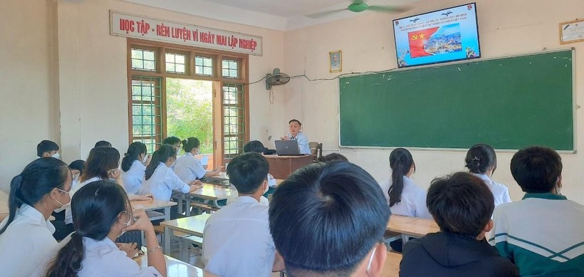 Giáo viên viết đơn tình nguyện luân chuyển tới miền núi Quảng Trị ảnh 1