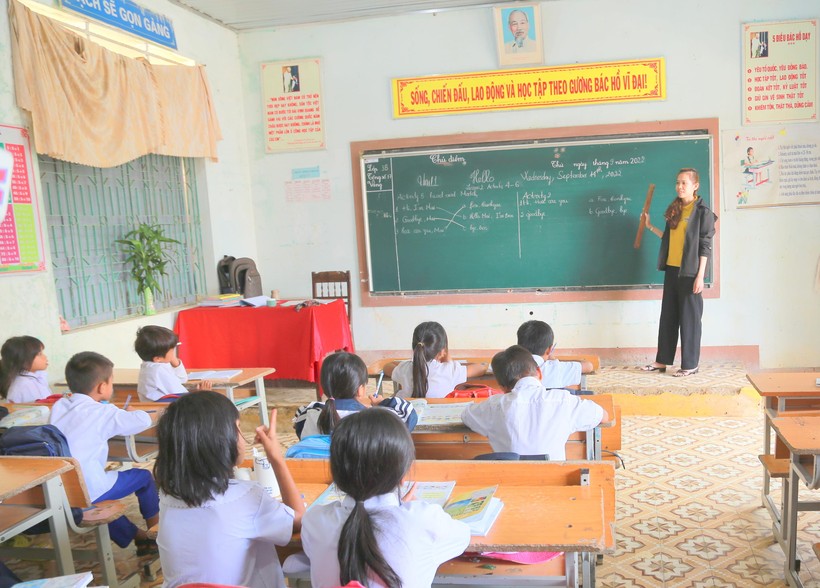 Khắc phục tình trạng thiếu giáo viên ở vùng khó Quảng Trị ảnh 2
