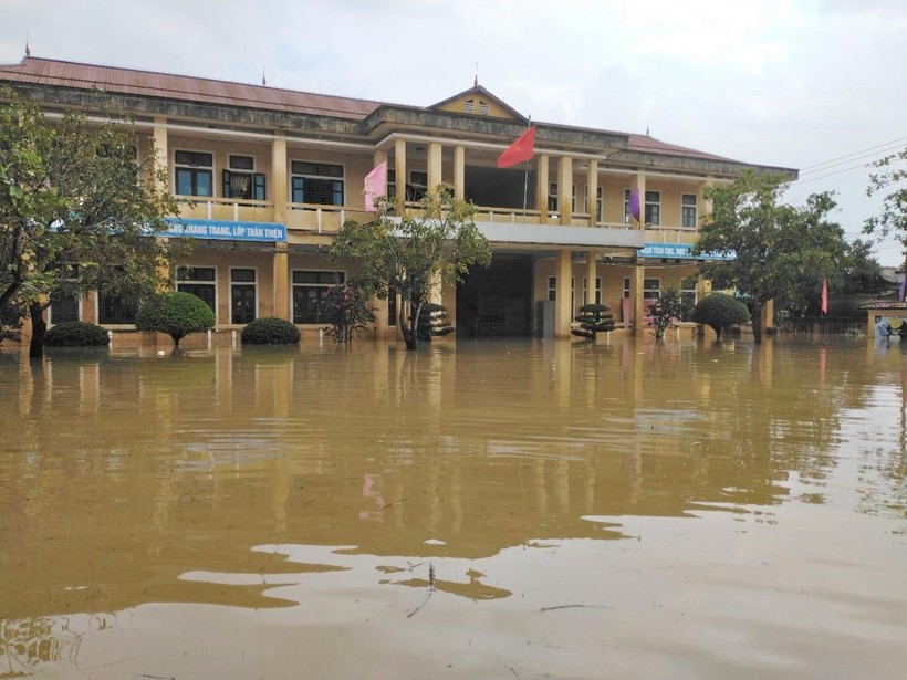 Trường học vùng ngập lụt Quảng Trị khắc phục khó khăn giảng dạy trở lại ảnh 8