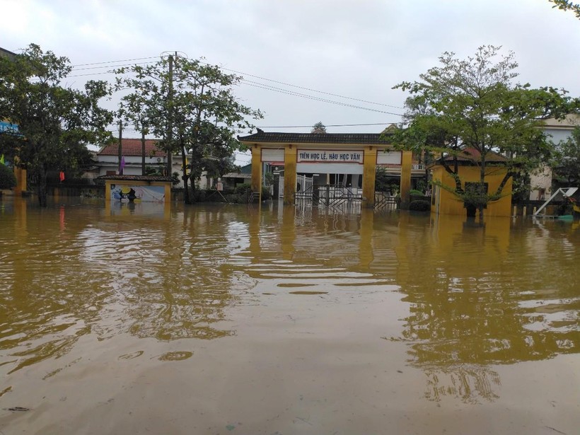 Trường học vùng ngập lụt Quảng Trị khắc phục khó khăn giảng dạy trở lại ảnh 9