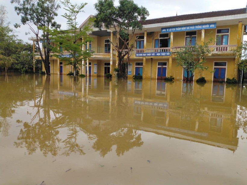 Trường học vùng ngập lụt Quảng Trị khắc phục khó khăn giảng dạy trở lại ảnh 10
