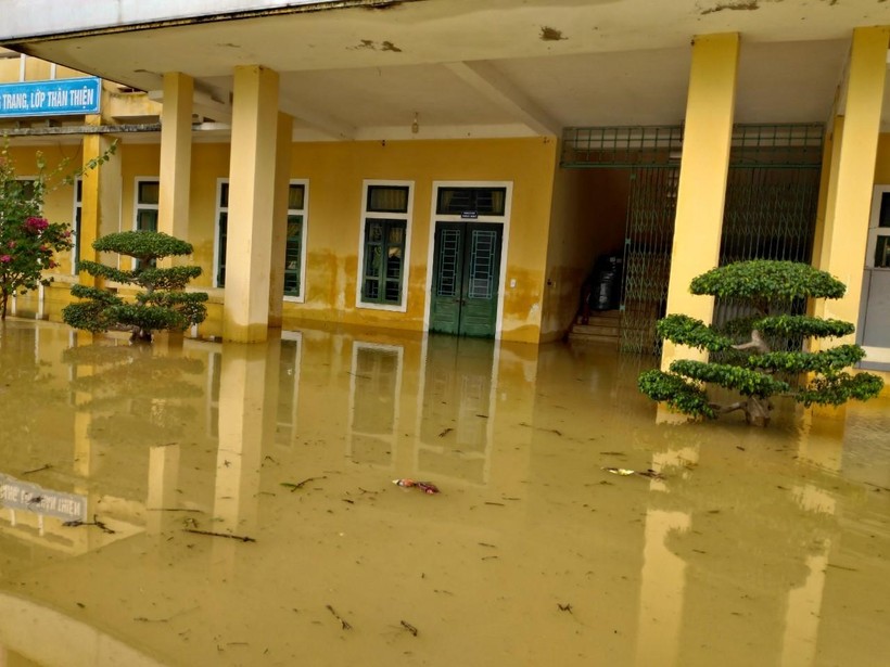 Trường học vùng ngập lụt Quảng Trị khắc phục khó khăn giảng dạy trở lại ảnh 11